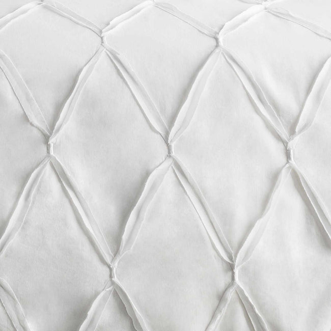 Gutalac White Quilted Bedding