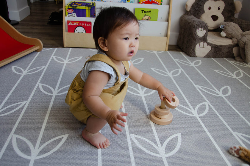 Vertical Dowel with 3 Same Size Rings