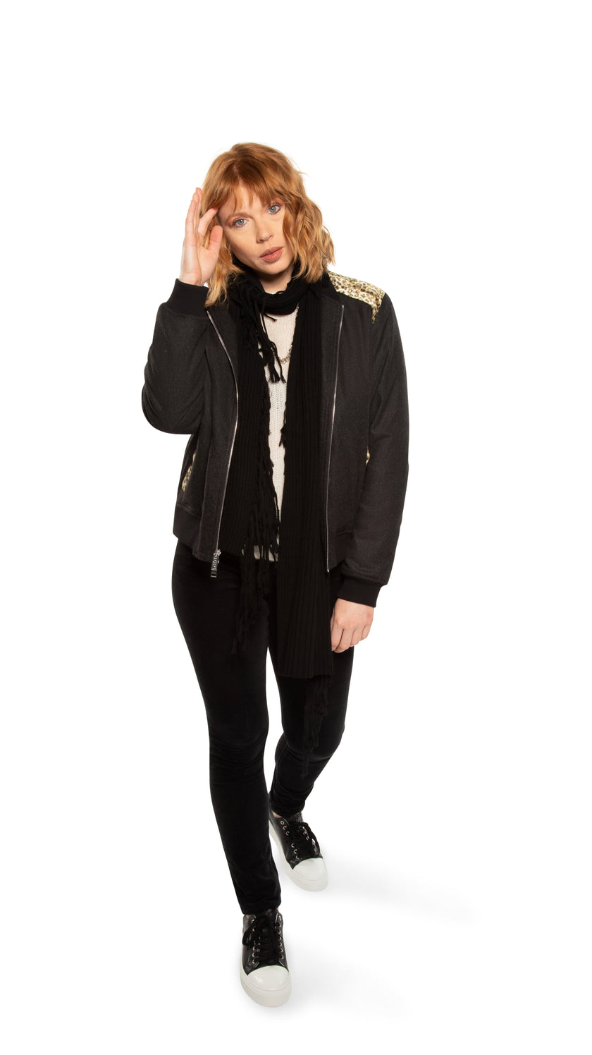 Leather Low-Top Sneaker (Black)-3