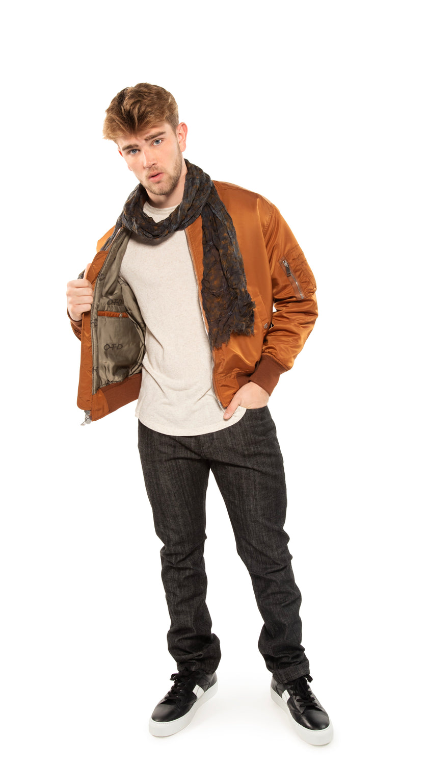 Leather Low-Top Sneaker (Black)-3