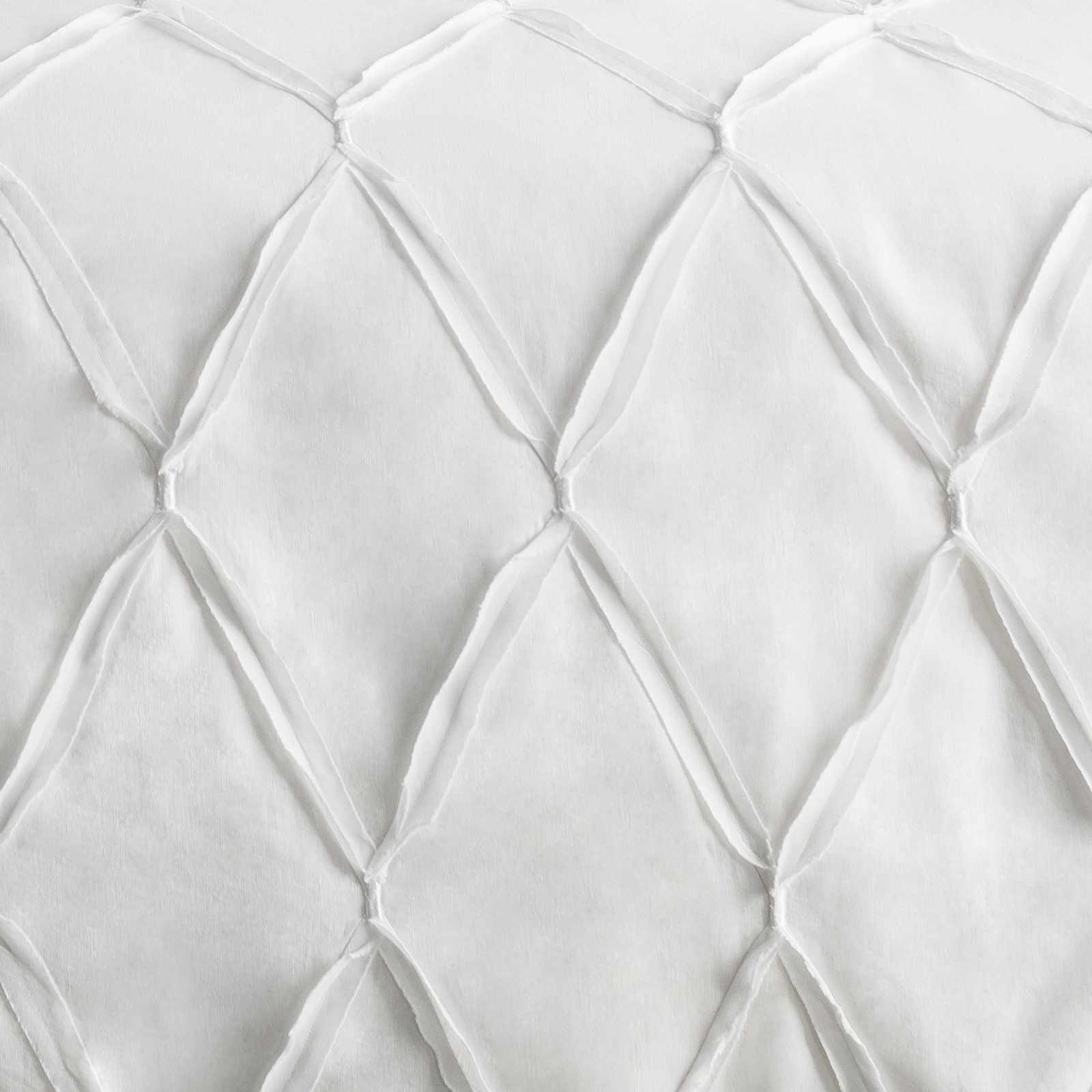 Gutalac White Quilted Bedding